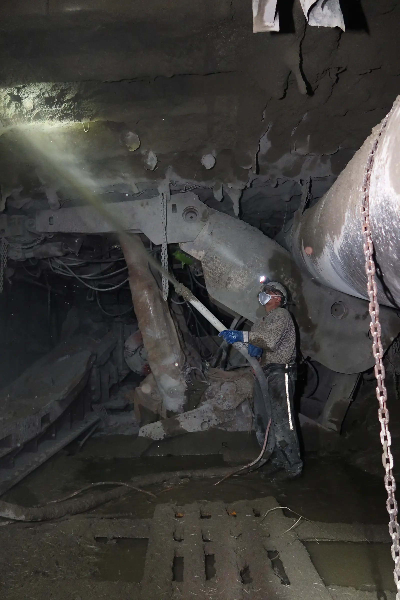 Nowoczesne technologie w budownictwie podziemnym — beton natryskowy z fibrowłóknami
